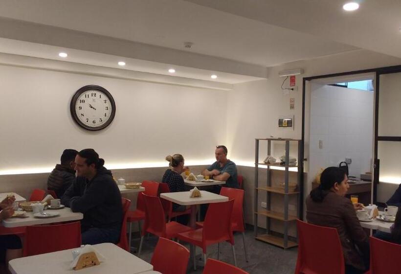 Отель Paris Lima