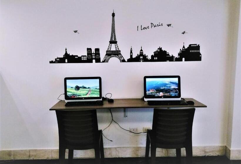 Отель Paris Lima