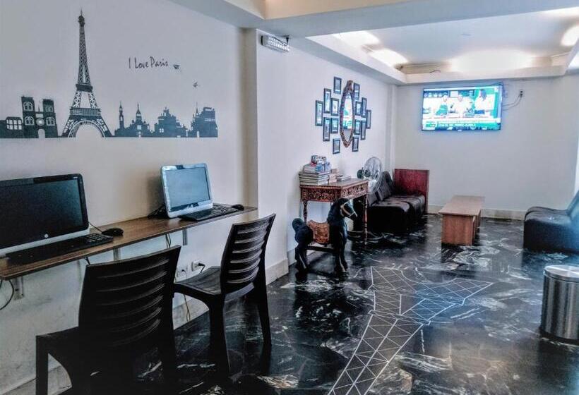 Отель Paris Lima