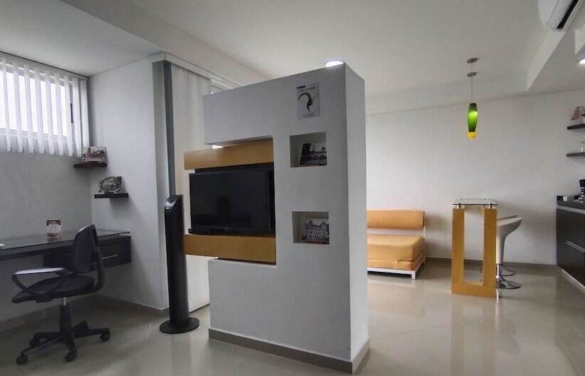 هتل Piaro In Suites