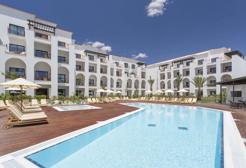 Отель Pine Cliffs Ocean Suites, A Luxury Collection Resort & Spa, Algarve