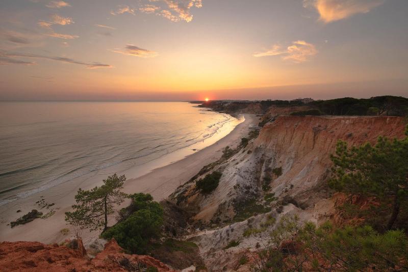 Отель Pine Cliffs Ocean Suites, A Luxury Collection Resort & Spa, Algarve