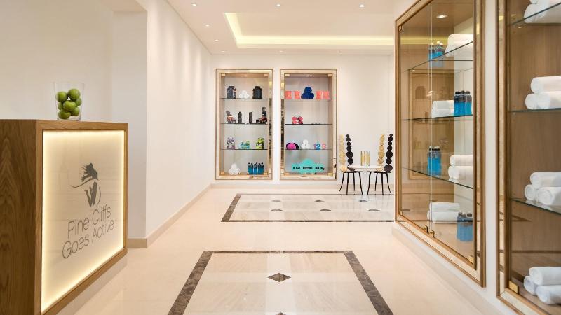 Отель Pine Cliffs Village