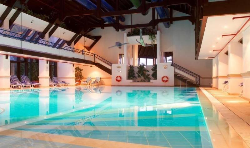 Отель Pine Cliffs Village