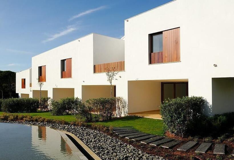 Отель Pine Cliffs Village