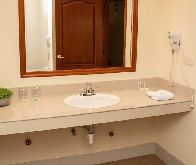 هتل Presidente Huancayo Asociado Casa Andina