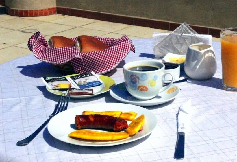 ホテル Residencial Brest Amazon Tarapoto