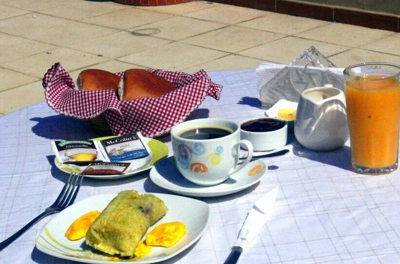 ホテル Residencial Brest Amazon Tarapoto