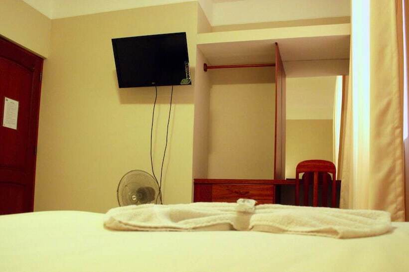 ホテル Residencial Brest Amazon Tarapoto