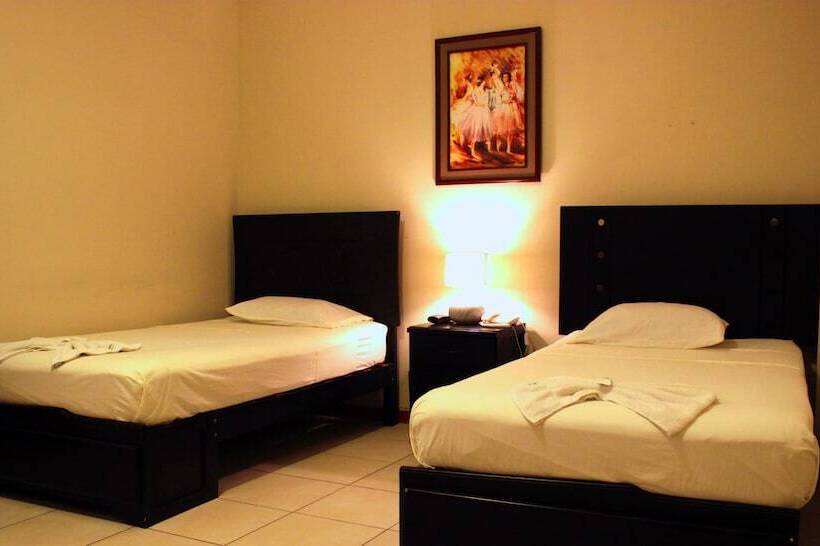 ホテル Residencial Brest Amazon Tarapoto