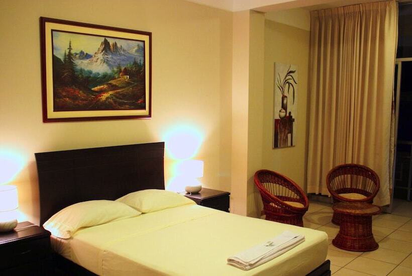 ホテル Residencial Brest Amazon Tarapoto