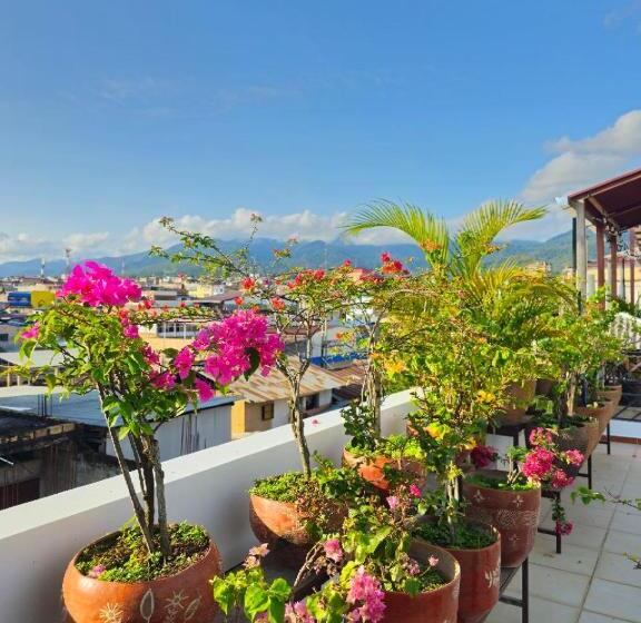 ホテル Residencial Brest Amazon Tarapoto