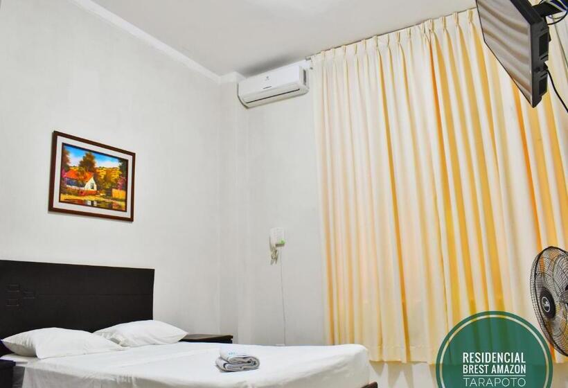 ホテル Residencial Brest Amazon Tarapoto