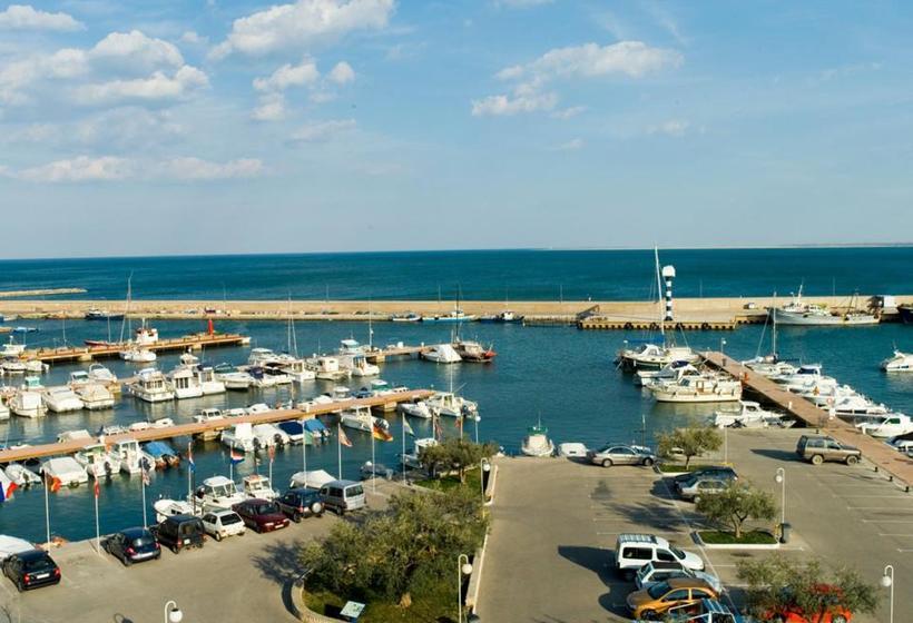 ホテル Roca Plana