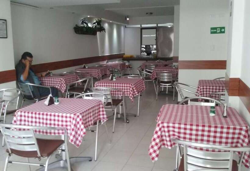 هتل San Fermin Pereira