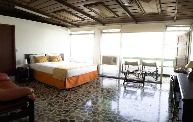 هتل San Fermin Pereira