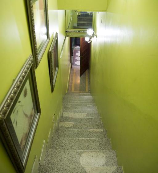 Отель Taka Taka