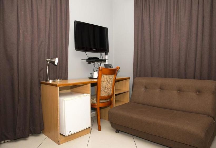 Отель Taka Taka