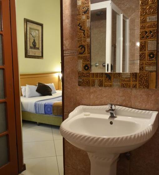 Отель Taka Taka