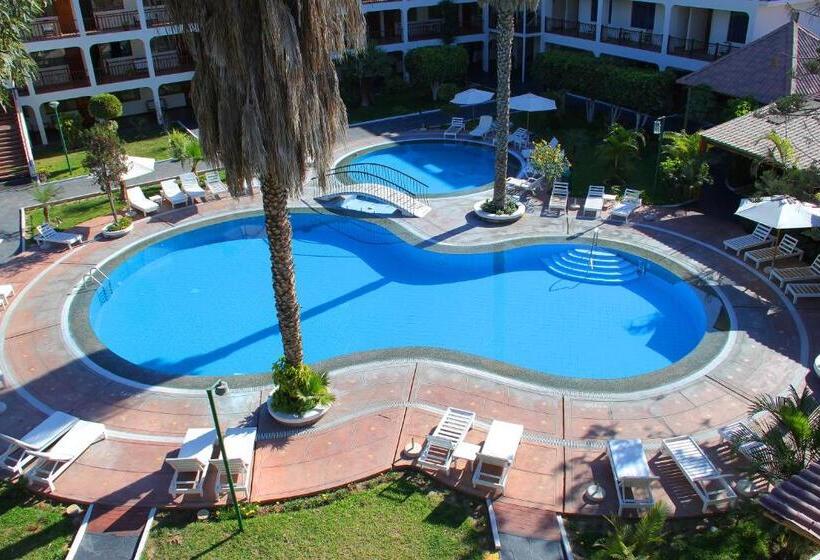 هتل Villa De Valverde