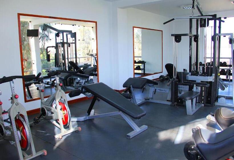 هتل Villa De Valverde