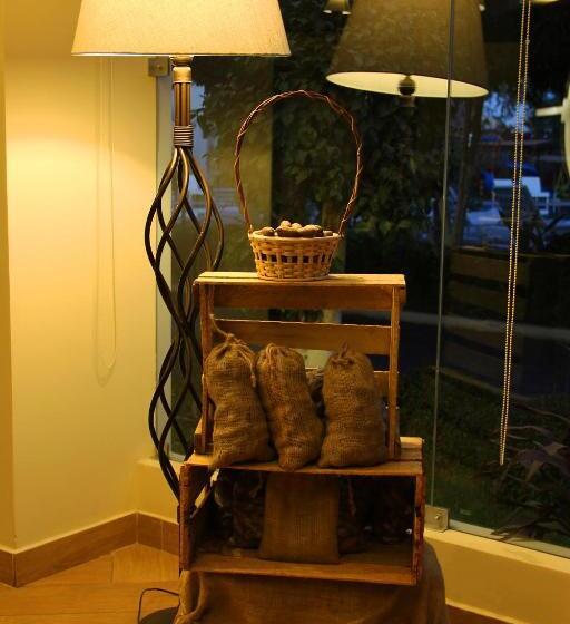 هتل Villa De Valverde