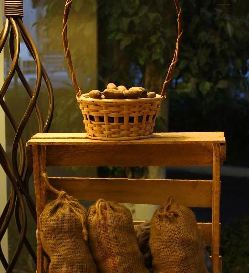 هتل Villa De Valverde