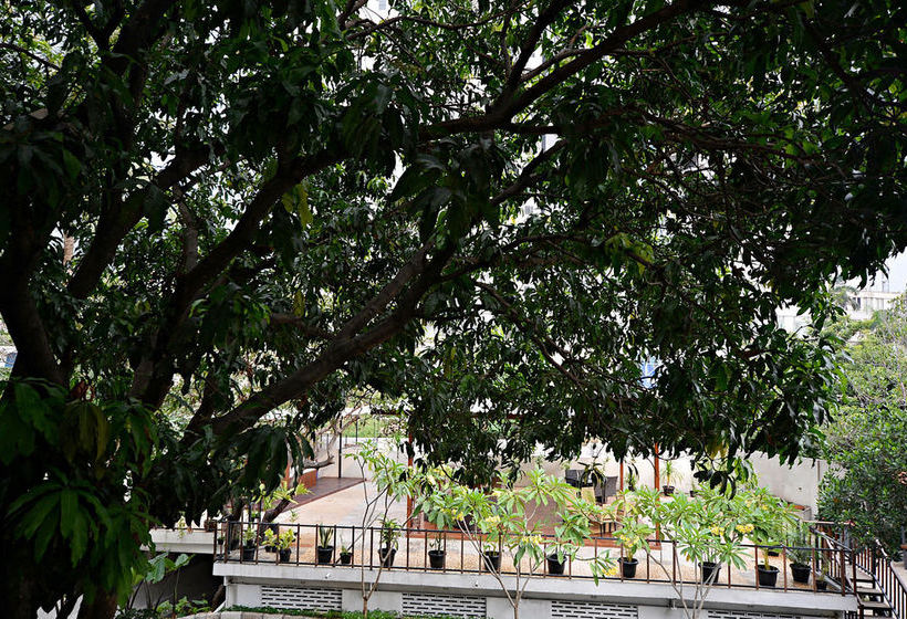 Отель Zen Rooms Kemang Pejaten