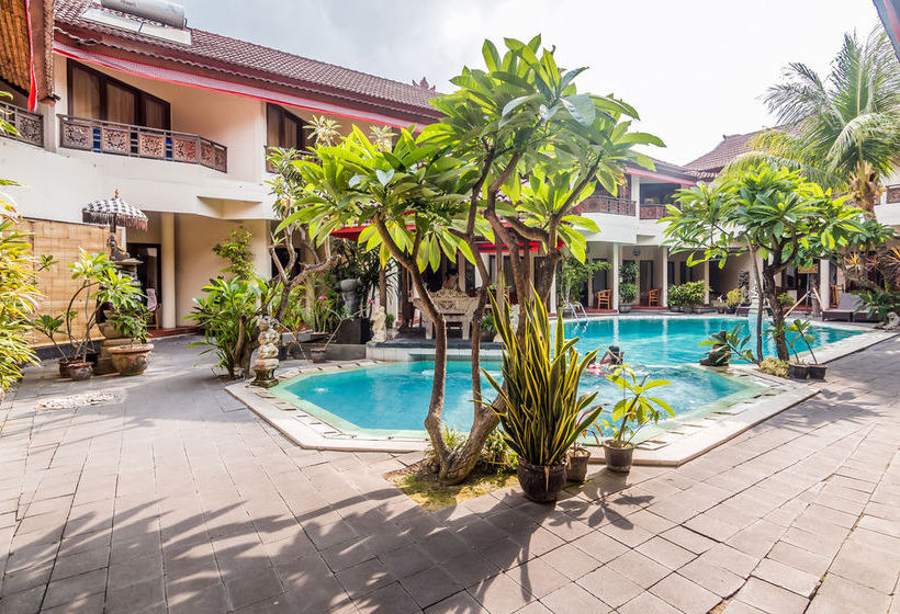 호텔 Zen Rooms Kuta Flora