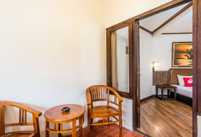 호텔 Zen Rooms Kuta Flora