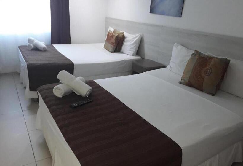 Mintaka Hotel + Lounge