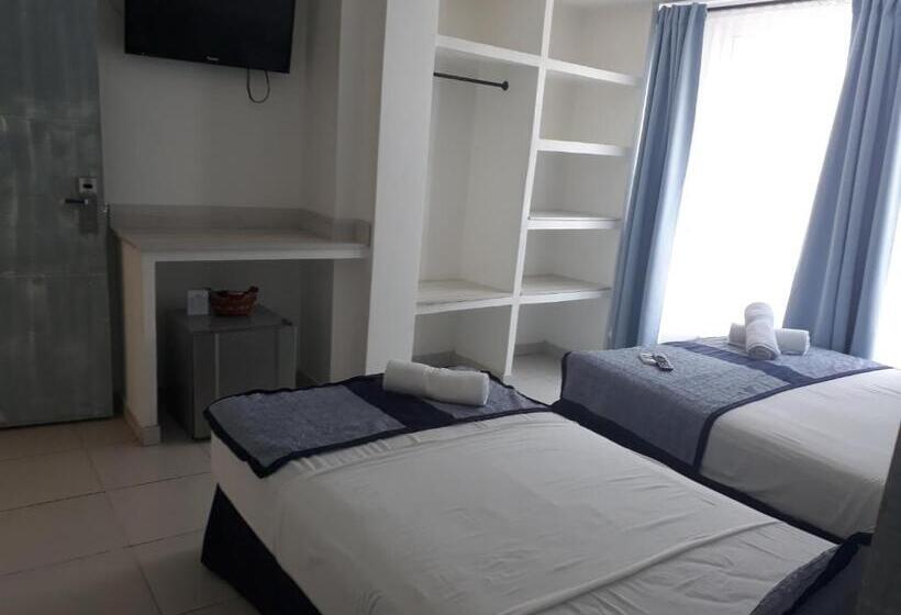 Mintaka Hotel + Lounge