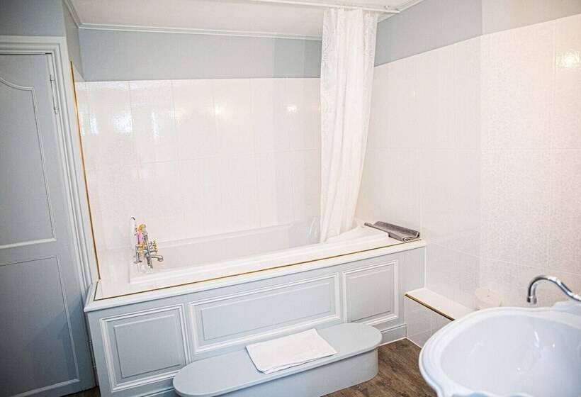 膳宿费 Chateau De Puyrigaud