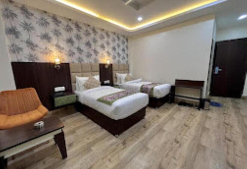 Sevenmirror Hotel , Gangtok