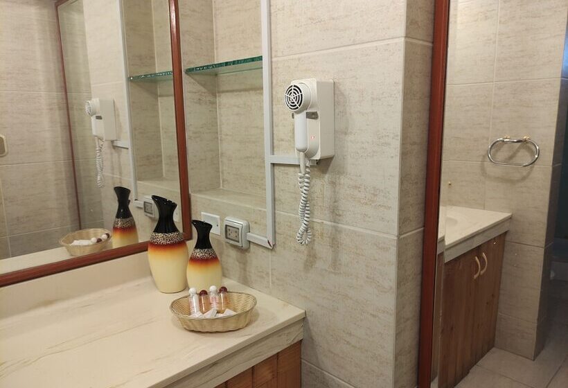 Inti Llaqta Hotel & Suites