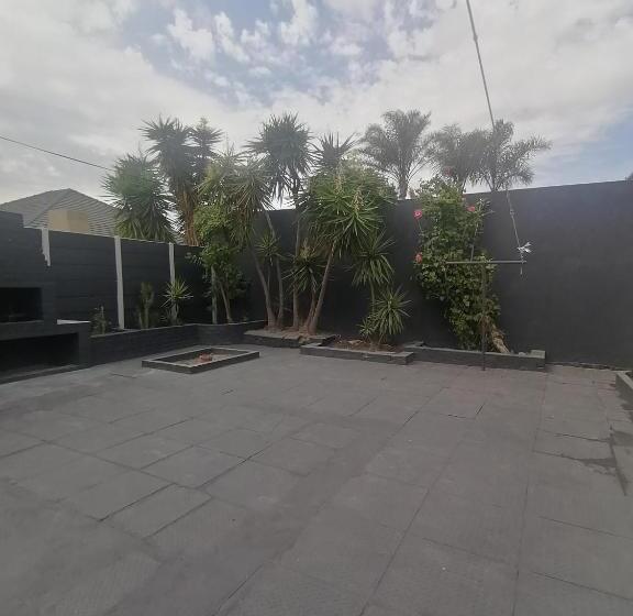 بنسيون Mila Lodge 1