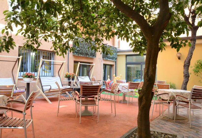 ホテル Villa Lina