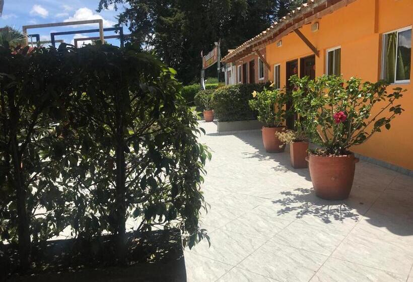 هاستل Hostal El Hangar