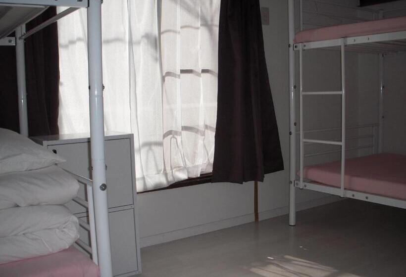 הוסטל Keys House