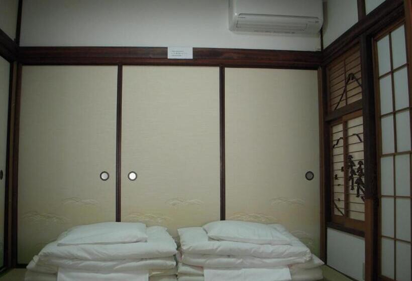 הוסטל Keys House