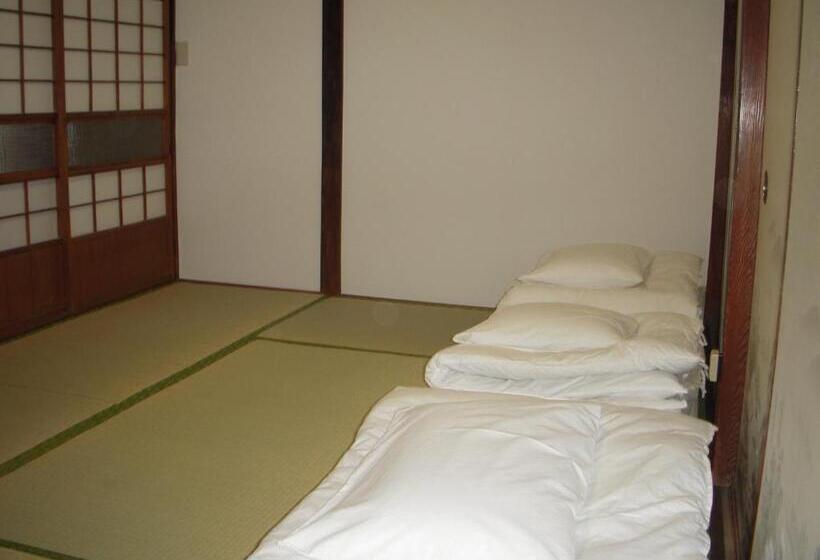 הוסטל Keys House