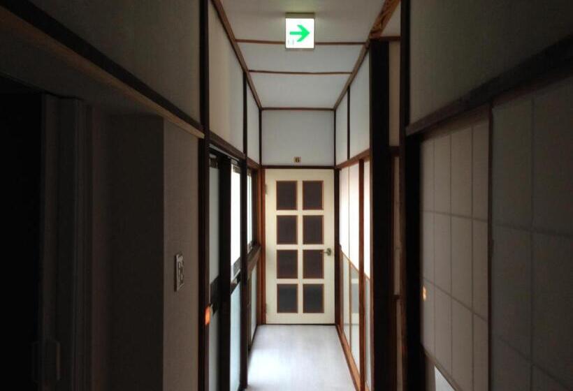 הוסטל Keys House