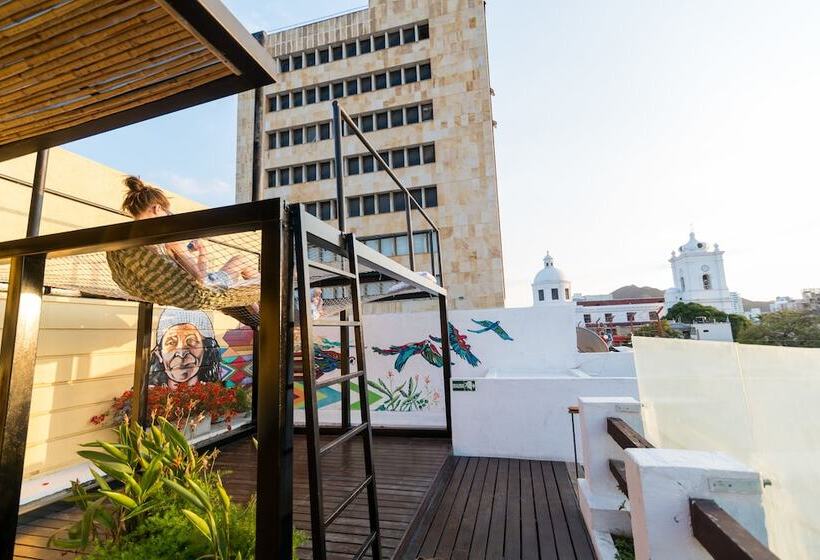 ユースホステル Masaya Santa Marta