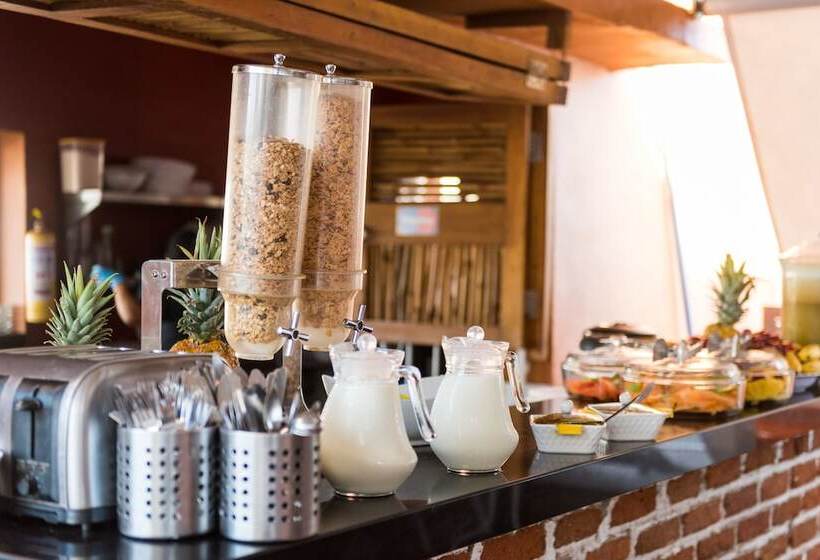 ユースホステル Masaya Santa Marta