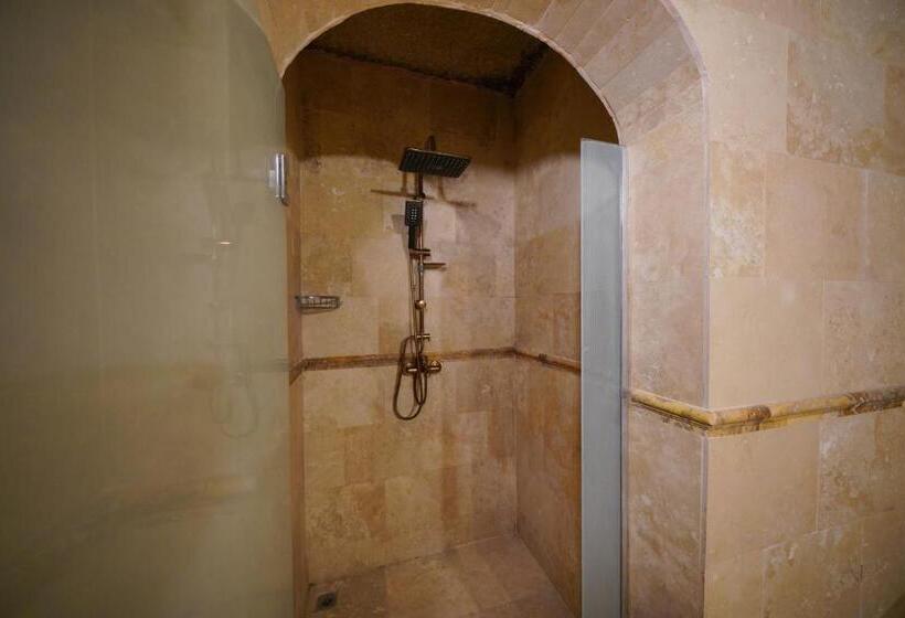 فندق صغير Shoestring Cave House