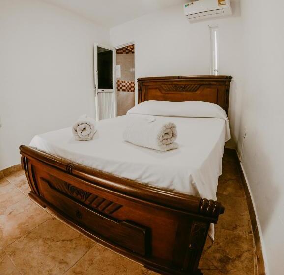 הוסטל The Rock House Eco