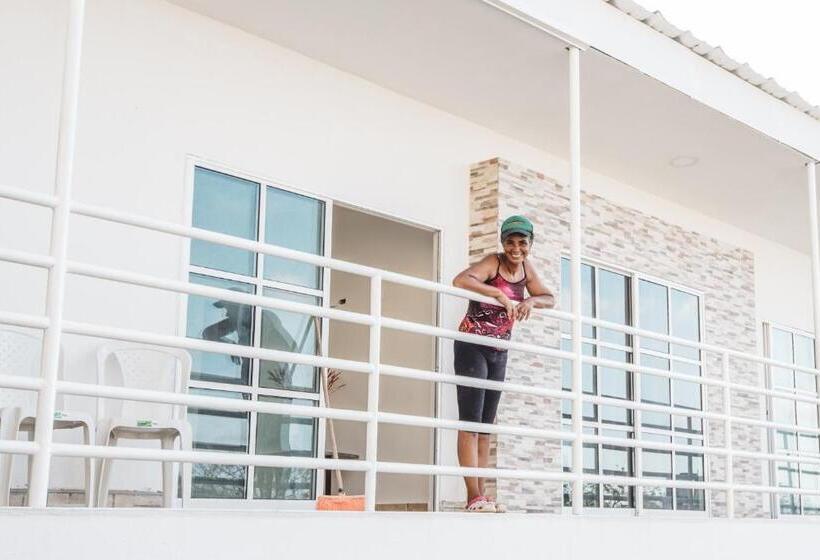 הוסטל The Rock House Eco