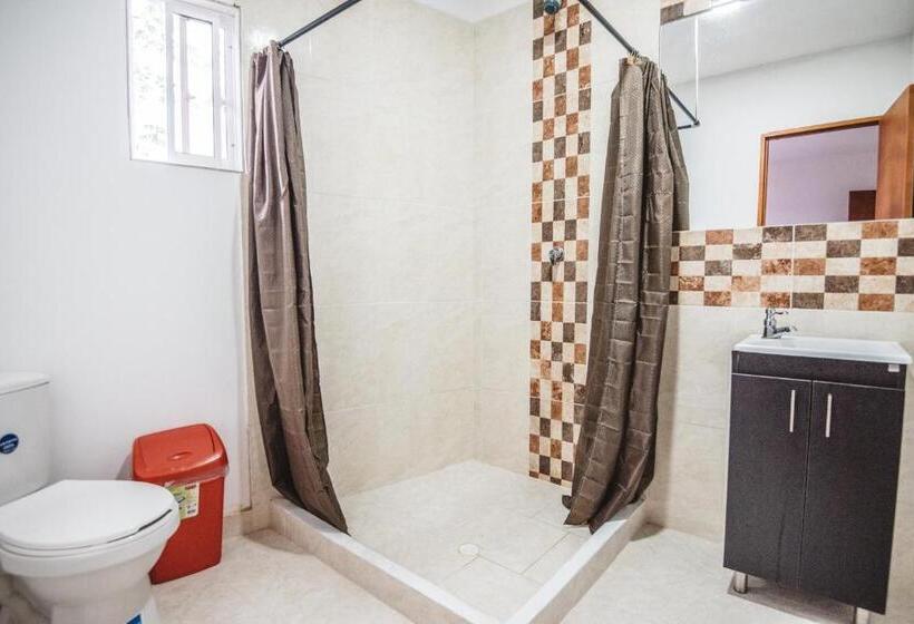 הוסטל The Rock House Eco