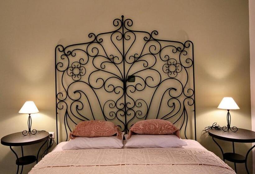 Aloe Luxury Apartments & Suites