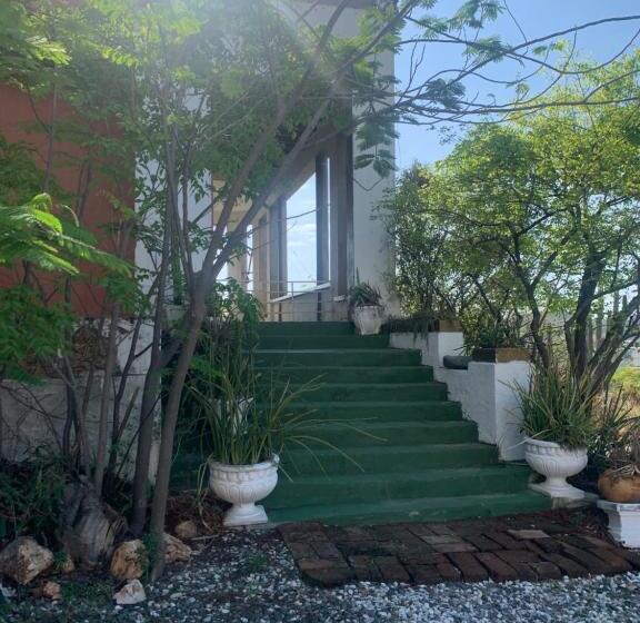 ベッドアンドブレックファースト Jardin Etnobotanico Villa Ludovica